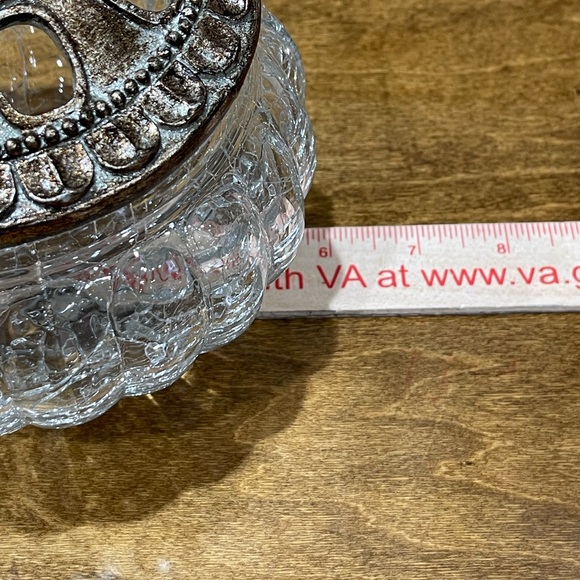 Vintage filigree crackled glass vanity jar. - Picture 6 of 9